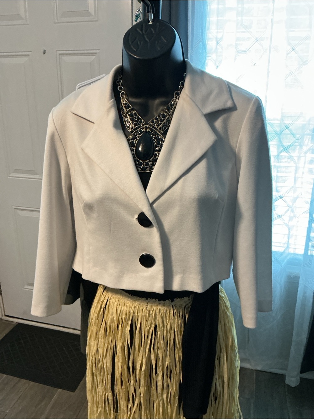 Cropped white Blazer Jacket with Notched Lapel